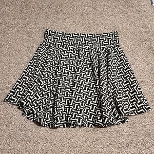 Guilty Flare Hem Mini Skirt Geometric Pattern Pull On Elastic Waist Black White